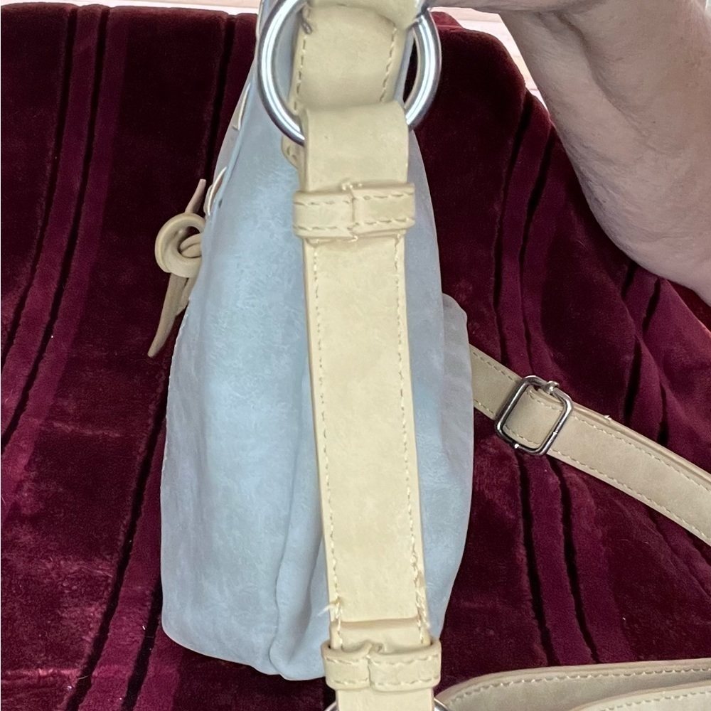 Kensie Crossbody/Shoulder Bag, Lt Gray w/tan, 12”A, 9.5”V, 3”W, Zip top & Mag T5 - Picture 10 of 12
